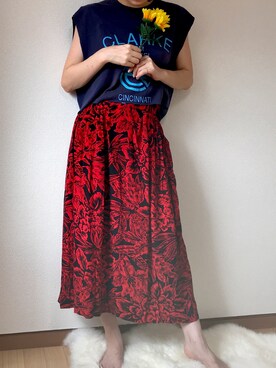 生む イタリック 生まれ 赤 花 柄 スカート コーデ Hozen Ken Jp
