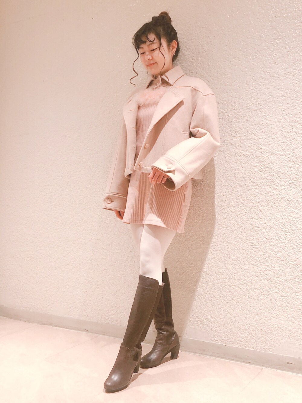 「lilLilly、リルリリー、LILICIOUS、リリシャス、ワンピース、ピンク、休日スタイル、低身長、今日のコーデ、春コーデ」｜「lilLillyのフェザーファーキャミドレス（ワンピース、ピンク系）」を使った、ゆずさん（レディース・155cm）の冬コーディネートの1枚目の写真