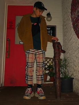 「BALENCIAGA」｜「アイテム（ムートンコート）」を使った、yu-taさん（メンズ・173cm）の冬コーディネート