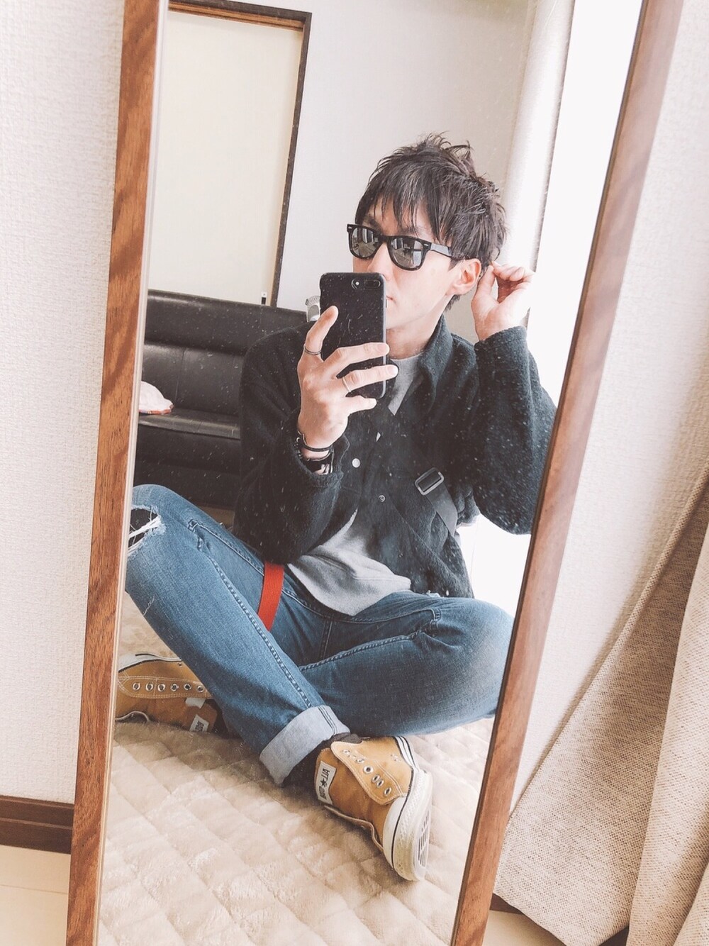 「シンプルコーデ、おしゃれさんと繋がりたい、フリース、ootd、デニム、コンバース、きれいめカジュアル、大人カジュアル、冬」｜「GramicciのGRAMICCI×JS  / グラミチ別注 : フリースジャケット #（ブルゾン、ブラック系）」を使った、りうさん（メンズ・179cm）の冬コーディネートの1枚目の写真