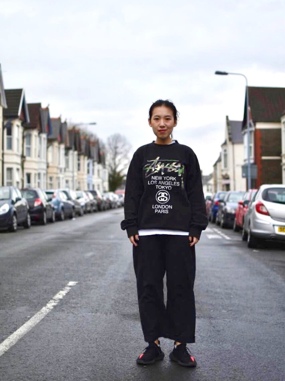 「fitness、black、boyish」｜「STUSSYのアイテム（パーカー、ブラック系）」を使った、Ann Anさん（レディース・163cm）の春コーディネートの1枚目の写真
