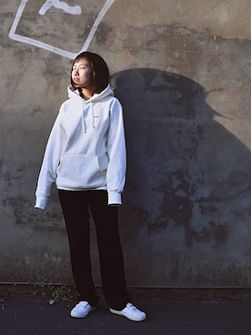 「Supreme （シュプリーム）のアイテム（パーカー、ホワイト系）」を使った、Ann Anさん（レディース・163cm）の春コーディネート