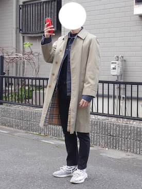 「BURBERRY（バーバリー）のアイテム（ステンカラーコート、ベージュ系）」を使った、ソイさん（メンズ・175cm）の秋コーディネート