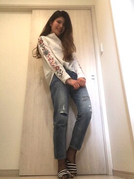 「shoplistのアイテム（シャツ/ブラウス、ホワイト系）」を使った、AYAKAさん（レディース・161cm）の春コーディネート