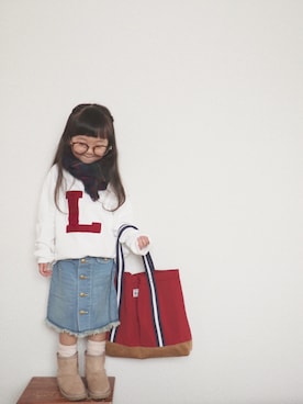 「Lee（リー）のアイテム（デニムスカート）」を使った、𝚜𝚘𝚘𝚘𝚕𝚊𝚊𝚊さん（キッズ・100cm）の冬コーディネート