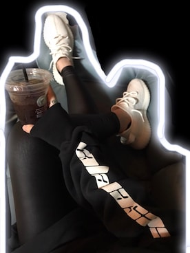 「Yeezy（イージー）のアイテム（スウェット）」を使った、YUFUさん（レディース・153cm）の春コーディネート
