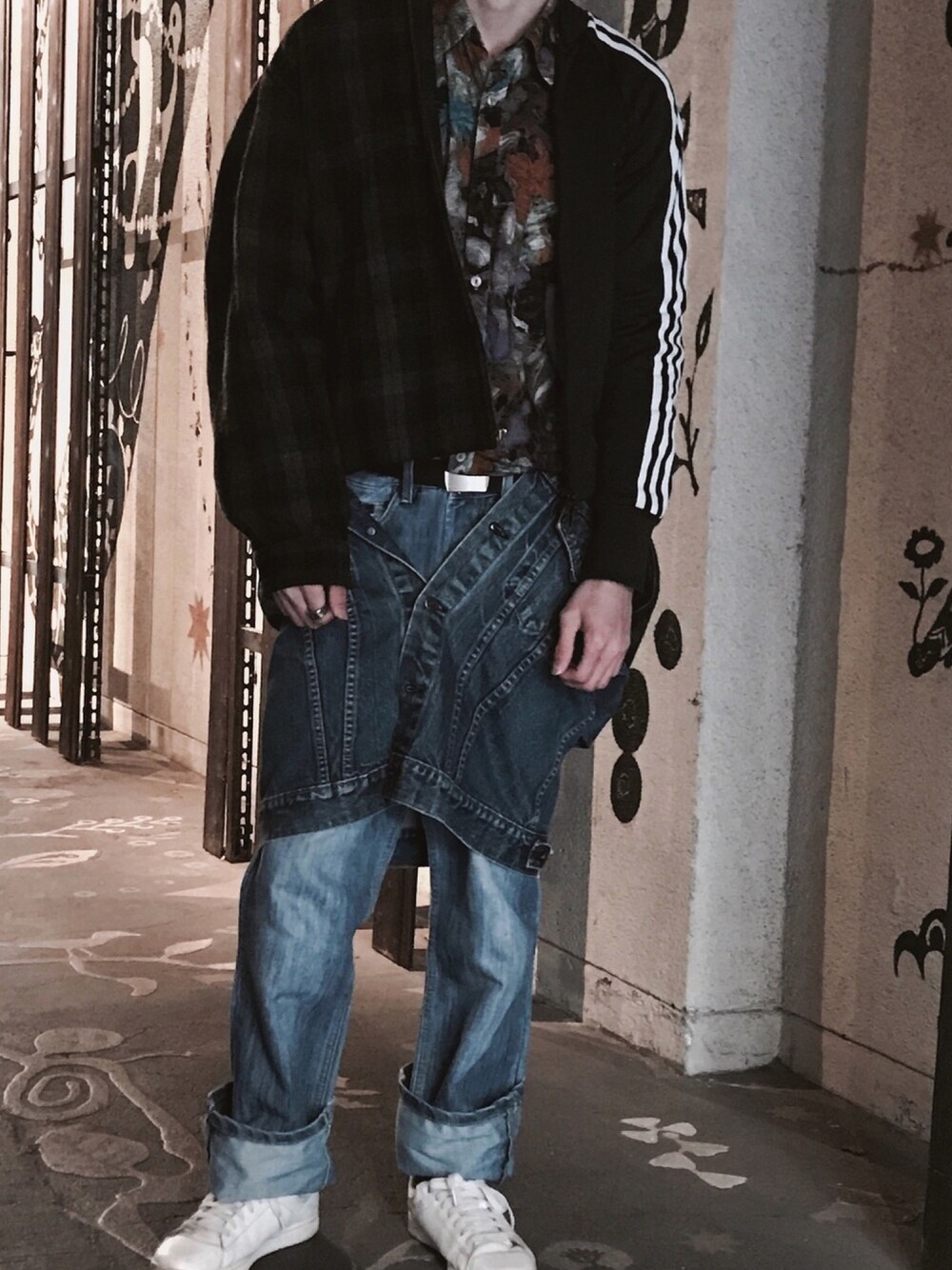 ブルー系のデニムジャケット、その他のシャツ/ブラウス、その他のジャケット/アウターを着用したメンズの冬コーディネートの1枚目の写真