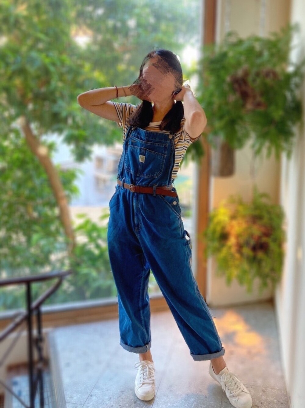 「MUJI、NET、ZARA、Taiwan、鹿點咖啡LUNA、カウボーイ、ootd、overall、Suspender jeans」｜「無印良品のアイテム（その他シューズ、ホワイト系）」を使った、Tristaさん（レディース・160cm）の秋コーディネートの1枚目の写真