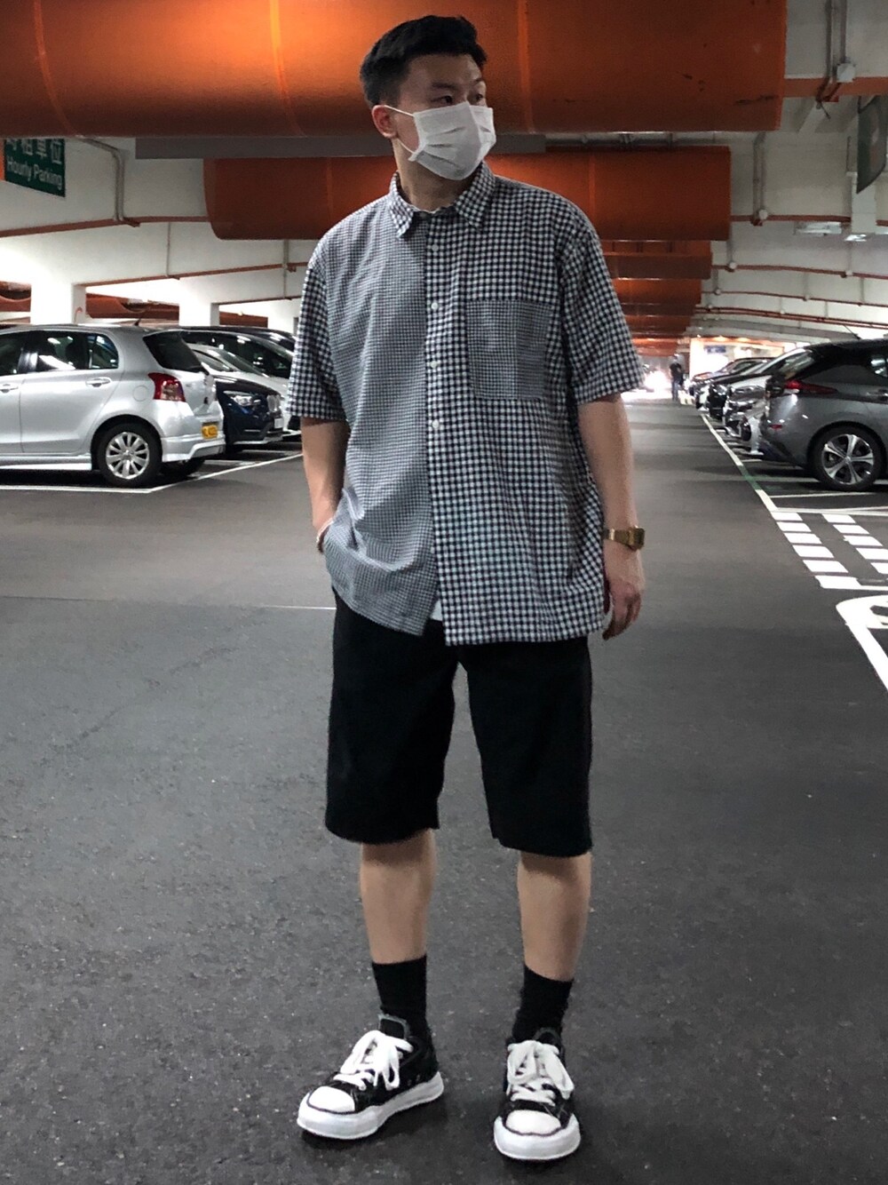 「MIHARAYASUHIROのアイテム（シューズ、ブラック系）」を使った、NICHOLASさん（メンズ・174cm）の春コーディネートの1枚目の写真