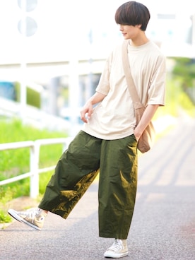 「アイテム（チノパンツ）」を使った、犬飼京 inukai keiさん（メンズ・183cm）の夏コーディネート
