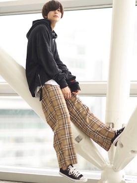 「BASQUE magenta（バスクマゼンタ）のアイテム（パンツ）」を使った、犬飼京 inukai keiさん（メンズ・183cm）の夏コーディネート