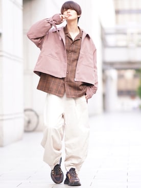 「アドラー」｜「アイテム（その他アウター）」を使った、犬飼京 inukai keiさん（メンズ・183cm）の秋コーディネート