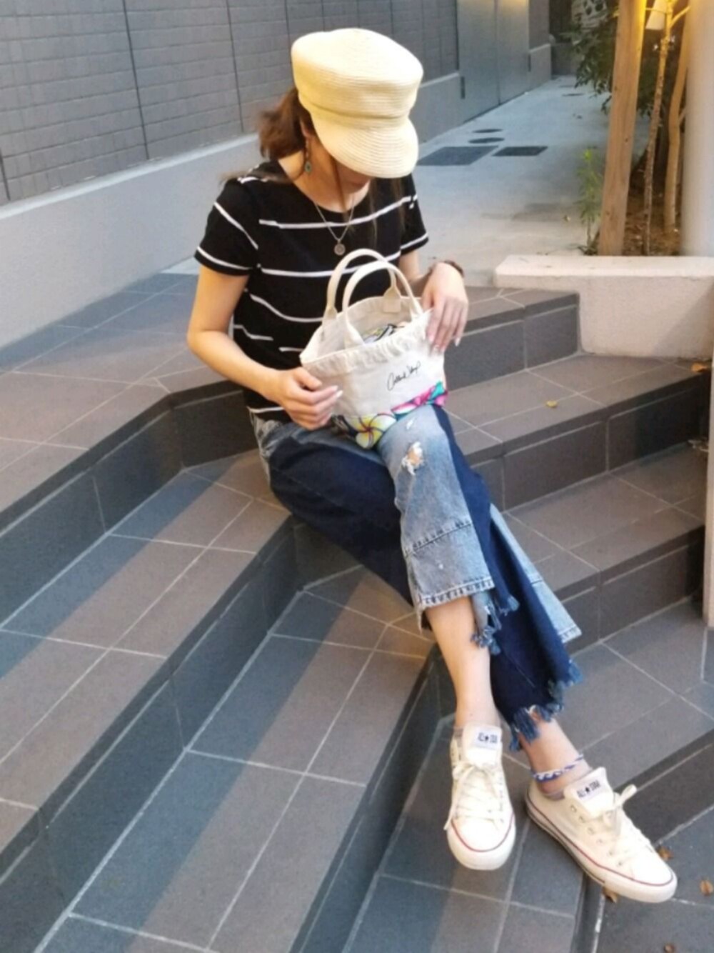 「夏セールで買いました、シンプル、カジュアル、ボーダー、パンツスタイル、ワイドデニム、コンバース、大人カジュアル、マリンキャップ、ザラジョ」｜「ZARAのアイテム（デニムパンツ、ブルー系）」を使った、mii◡̈⃝さん（レディース・170cm）の夏コーディネートの1枚目の写真