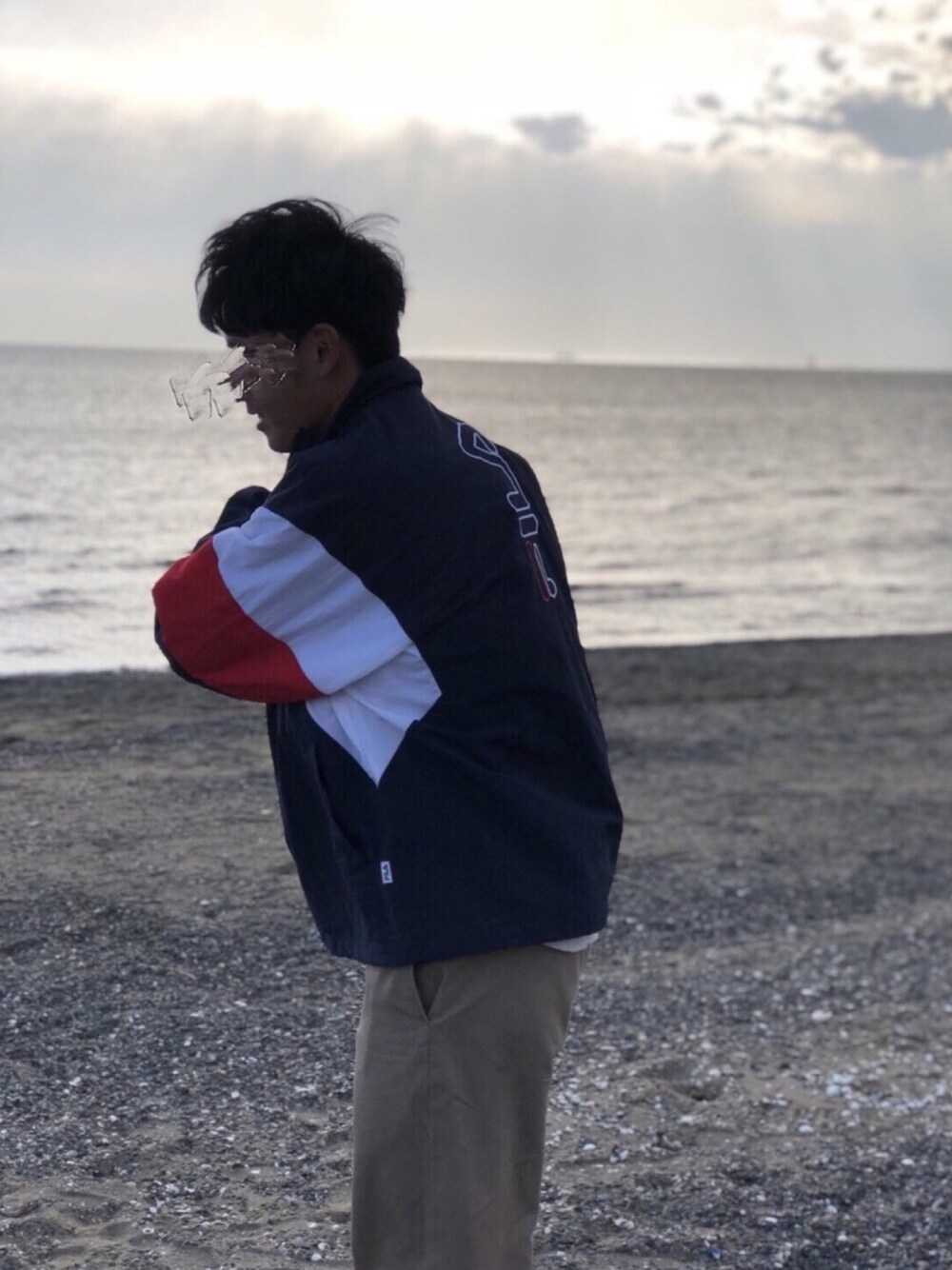 「カップル、カップルコーデ、秋コーデ、シミラールック」｜「FILAのFILA/フィラ 別注ナイロン切替ブルゾン（ブルゾン、ブルー系）」を使った、おがわさん（レディース・156cm）の秋コーディネートの1枚目の写真