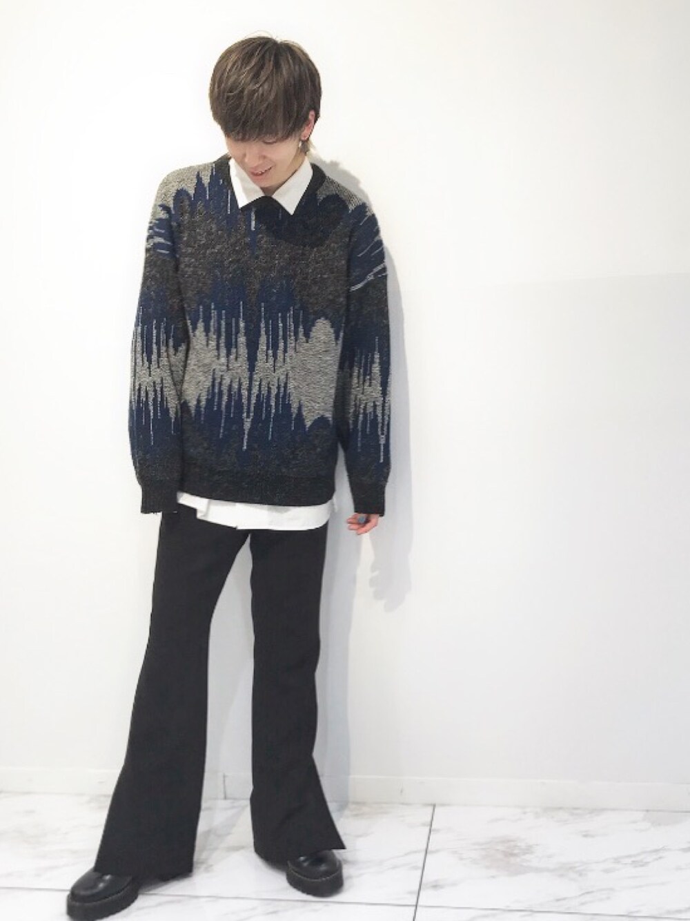 「パステル映える春、はるコーデ、おしゃれさんと繋がりたい、カジュアル、シンプル、春、大人カジュアル、ootd、ニット、ユニクロ」｜「UNIQLOのワイドフィットシャツ（長袖）（シャツ/ブラウス、ホワイト系）」を使った、Hormonさん（メンズ・168cm）の春コーディネートの1枚目の写真