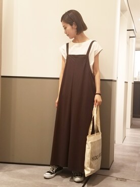 「YECCA VECCA（イェッカヴェッカ）のアイテム（オールインワン・サロペット）」を使った、namiさん（レディース・156cm）の春コーディネート