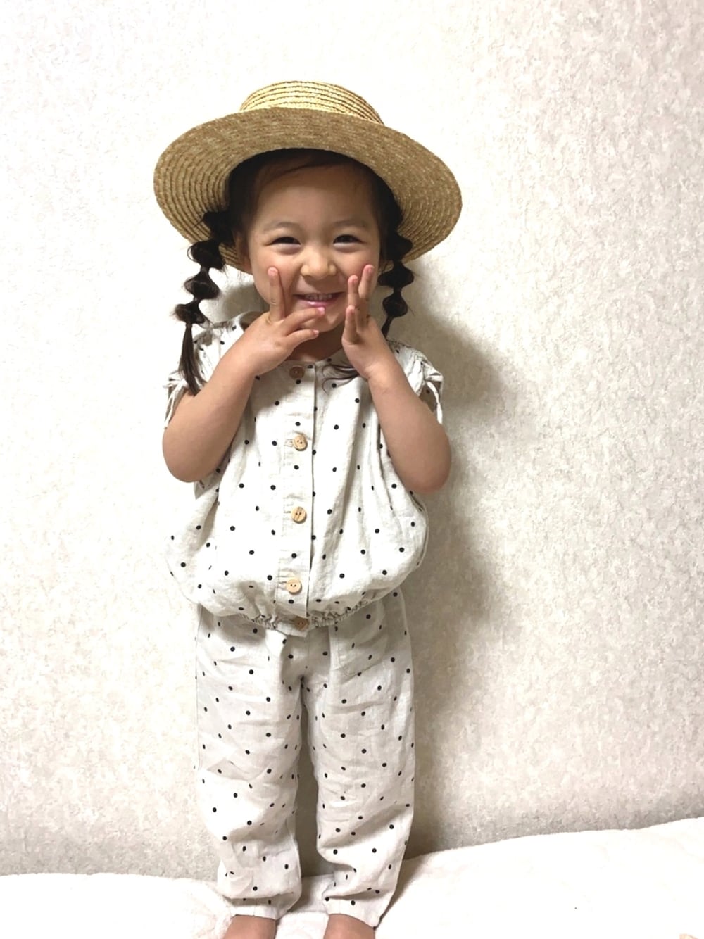 「セットアップ、ZARA KIDS、カンカン帽、zara baby、リラックスコーデ、夏コーデ、リネンシャツ、リネンパンツ、リネン素材、リネンセットアップ」｜「ZARA KIDSのアイテム（ハット、ベージュ系）」を使った、AKRさん（キッズ・90cm）の春コーディネートの1枚目の写真