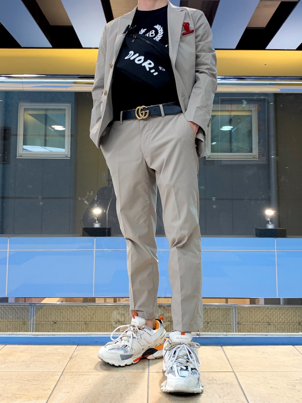 「スニーカーコーデ、秋コーデ、セットアップ、BALENCIAGA、UNIQLO、Dior、peaceminusone、GUCCI、ベージュ、おしゃれさんと繋がりたい」｜「BALENCIAGAのアイテム（スニーカー、その他）」を使った、나츠키(なつき) さん（メンズ・168cm）の夏コーディネートの1枚目の写真