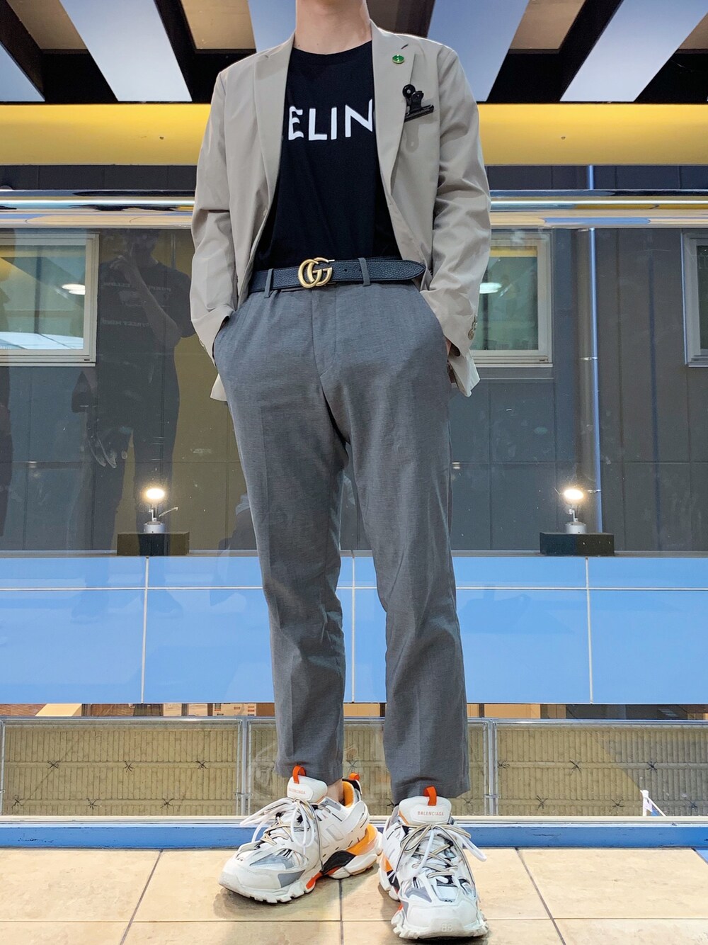 「スニーカーコーデ、セットアップ、ootd、おしゃれさんと繋がりたい、BALENCIAGA、GUCCI、CELINE、秋コーデ、UNIQLO、シンプルコーデ」｜「UNIQLOのアイテム（スーツジャケット、グレー系）」を使った、나츠키(なつき) さん（メンズ・168cm）の夏コーディネートの1枚目の写真