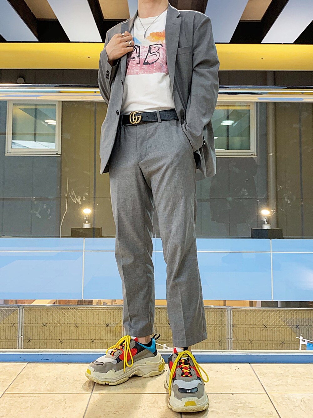 「おしゃれさんと繋がりたい、秋コーデ、UNIQLO、BALENCIAGA、GUCCI、Saint Laurent、韓国ファッション、セットアップ、グレー、ootd」｜「BALENCIAGAのアイテム（スニーカー、その他）」を使った、나츠키(なつき) さん（メンズ・168cm）の夏コーディネートの1枚目の写真