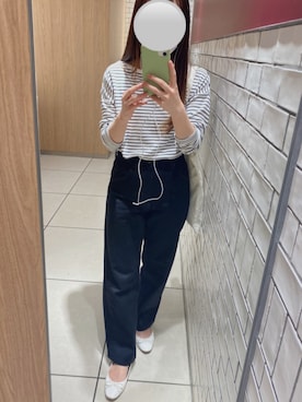 「UNIQLO（ユニクロ）のハイライズワイドストレートジーンズ（デニムパンツ）」を使った、yomicoさん（レディース・151cm）の春コーディネート