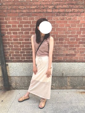 「GU（ジーユー）のアイテム（Tシャツ/カットソー、ブラウン系）」を使った、ぽよ。さん（レディース・163cm）の夏コーディネート