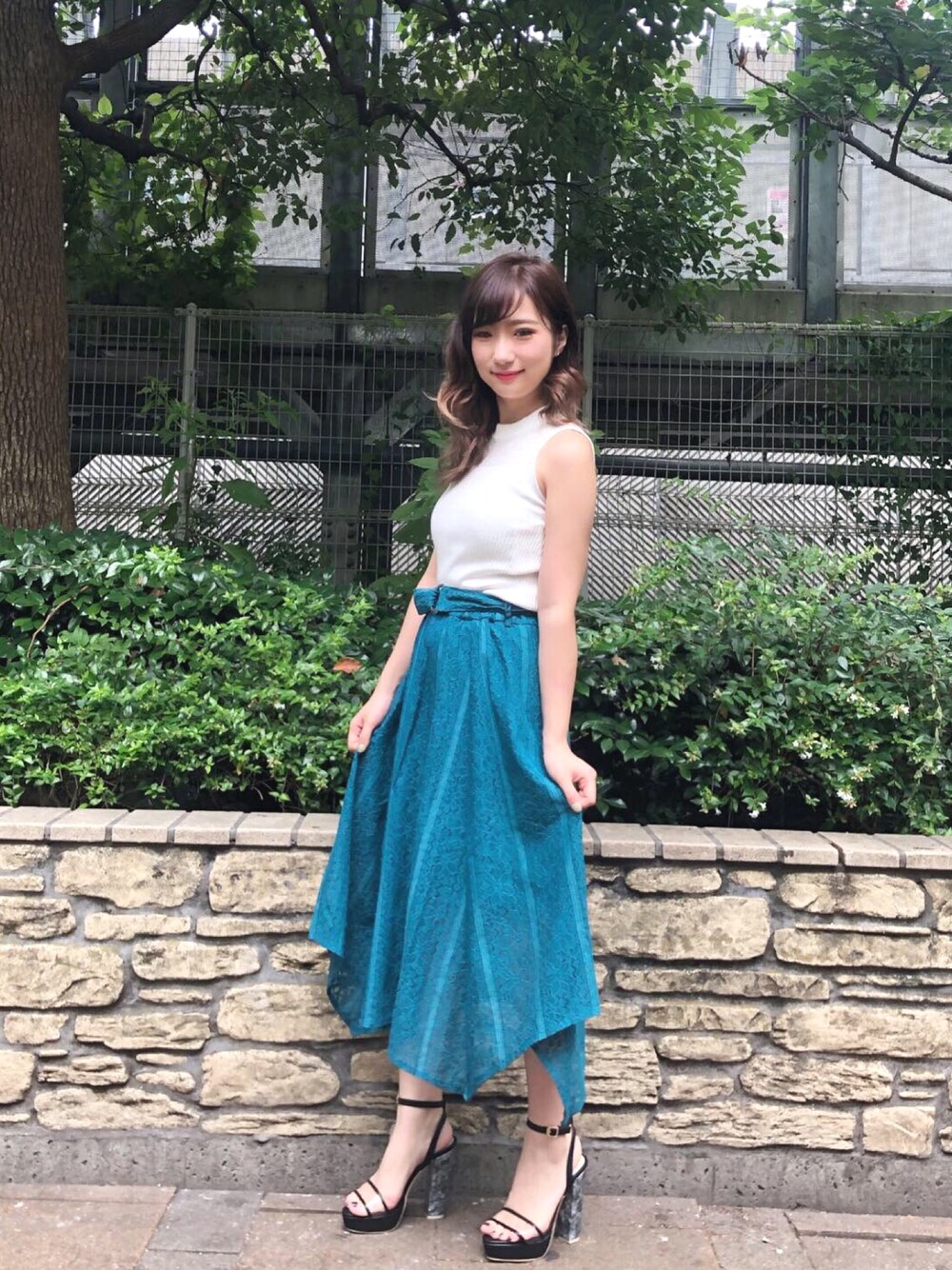 「LIPSERVICEの透かし編みノースリモックニット（ニット/セーター、ホワイト系）」を使った、Reina¨̮♡さん（レディース・153cm）の夏コーディネートの1枚目の写真