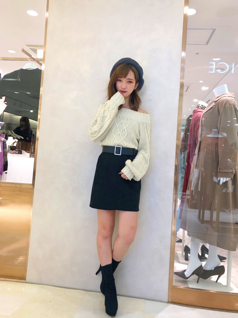 「LIPSERVICEのFスエードポケットスカート（スカート、ブラック系）」を使った、Reina¨̮♡さん（レディース・152cm）の秋コーディネートの1枚目の写真