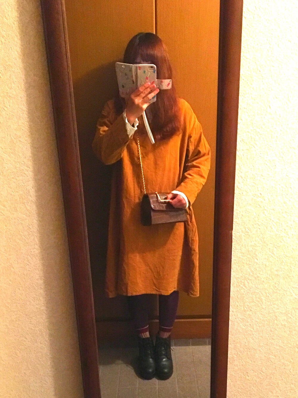 「ハートマーケット、HEART MARKET、靴下屋、who's who chico」｜「HEART MARKETのアイテム（シャツワンピース、イエロー系）」を使った、らなさん（レディース・155cm）の冬コーディネートの1枚目の写真