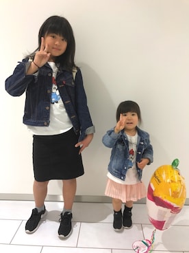 「ミッキーT」｜「アイテム（デニムジャケット）」を使った、Sayuri Shinagawaさん（レディース・162cm）の春コーディネート