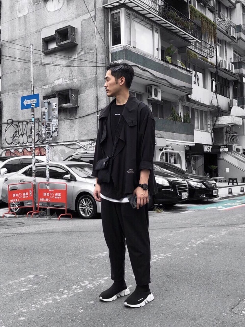「dycteam、DYCWEAR、DYCTEAM_snap、ootd、streetstyle、streetfashion、streetwear、streetsnap」｜「DYCTEAMのアイテム（ジャケット/アウター、ブラック系）」を使った、DYCTEAM®_McFlyさん（メンズ・175cm）の秋コーディネートの1枚目の写真