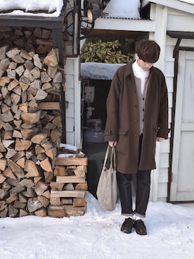「カフェ巡り」｜「アイテム（ステンカラーコート）」を使った、Syoさん（メンズ・181cm）の冬コーディネート