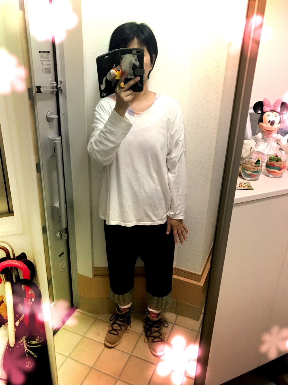 「ゆるコーデ、アラフォーママコーデ、男の子ママ、ゆるカジ、サルエルパンツ、白Tシャツ、カジュアル、ゆるゆるコーデ」｜「antiquaのcottonドルマンロンＴ（Tシャツ/カットソー、ホワイト系）」を使った、ちぇぶさんさん（レディース・154cm）の春コーディネートの1枚目の写真