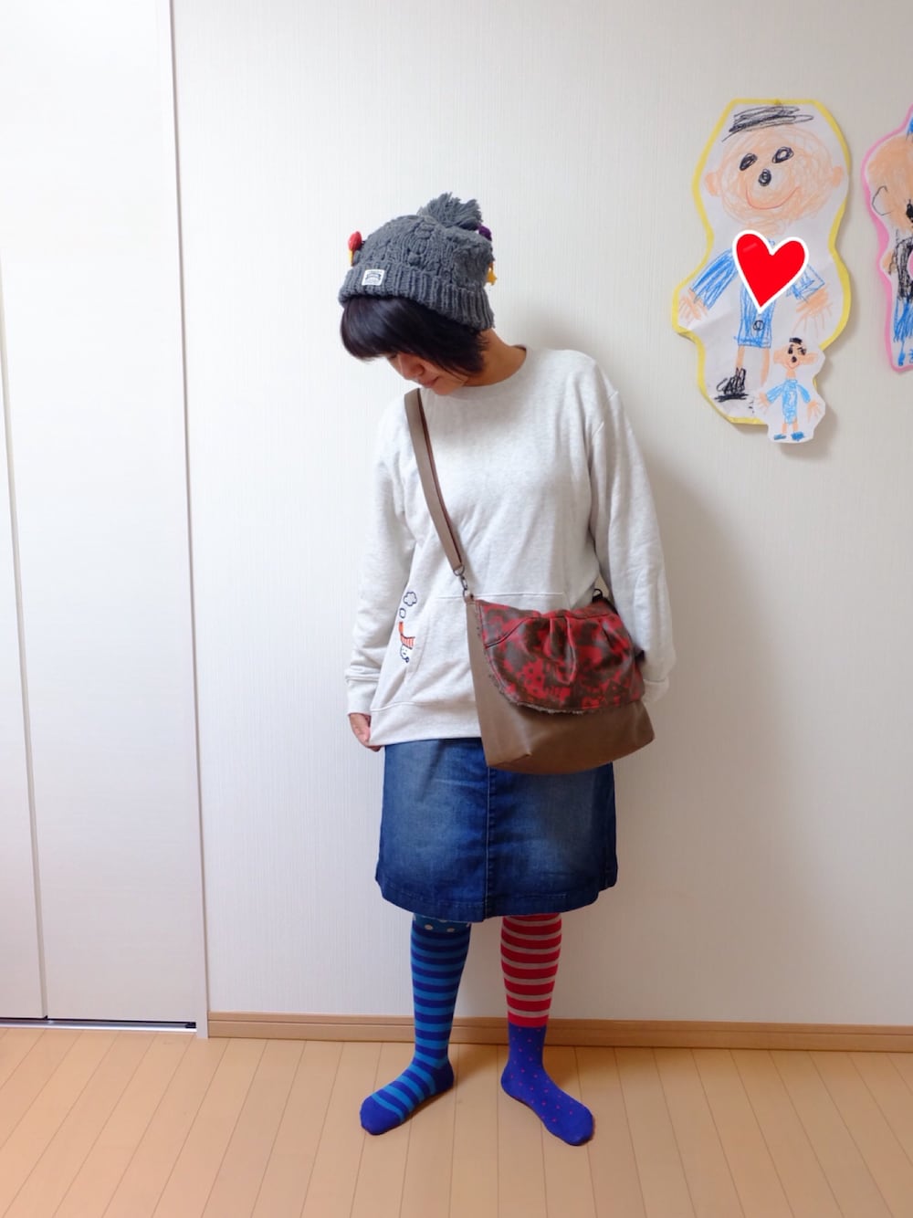 「アラフォーママコーデ、男の子ママ、ゆるコーデ、ゆるカジ、グラニフ、UNIQLO、チチカカ、SUPER HAKKA、ニット帽、graniph」｜「roughのアイテム（ニットキャップ/ビーニー、グレー系）」を使った、ちぇぶさんさん（レディース・154cm）の秋コーディネートの1枚目の写真