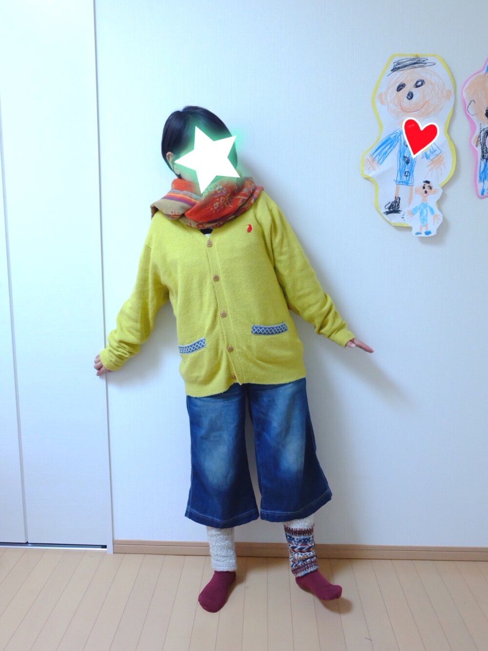 「アラフォーママコーデ、男の子ママ、ゆるコーデ、ゆるパンツ、チャイハネ、チチカカ、AS KNOW AS、冬、寒いのは苦手、静電気こわい」｜「AS KNOW AS plusのアイテム（ストール/ショール、オレンジ系）」を使った、ちぇぶさんさん（レディース・154cm）の冬コーディネートの1枚目の写真