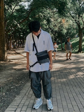 「oversize」｜「アイテム（ナイロンジャケット）」を使った、Chi -hui Chiu さん（メンズ・179cm）の秋コーディネート