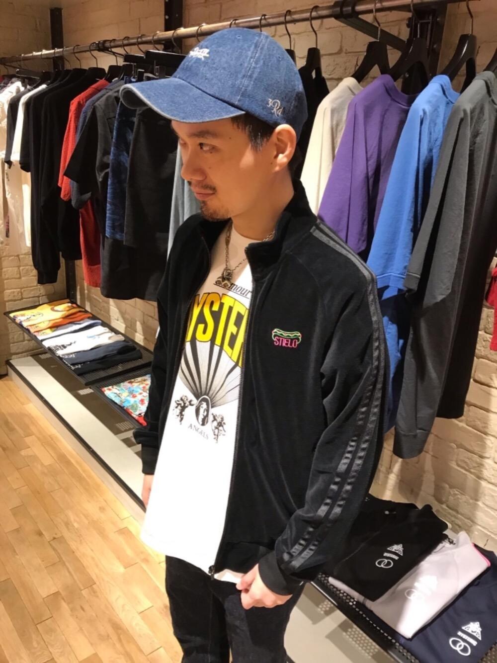 「デニム、ロック、Tシャツ、ストリート、刺繍、コラボレーション、Hysteric Glamour、グラフィック、ヒステリックグラマー、90'sスタイル」｜「HYSTERIC GLAMOURのHYS ANGEL Tシャツ（Tシャツ/カットソー、ホワイト系）」を使った、Shuto Kinoshitaさん（メンズ・170cm）の夏コーディネートの1枚目の写真