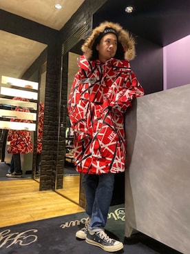 「アイテム（ミリタリージャケット、レッド系）」を使った、Shuto Kinoshitaさん（メンズ・170cm）の冬コーディネート