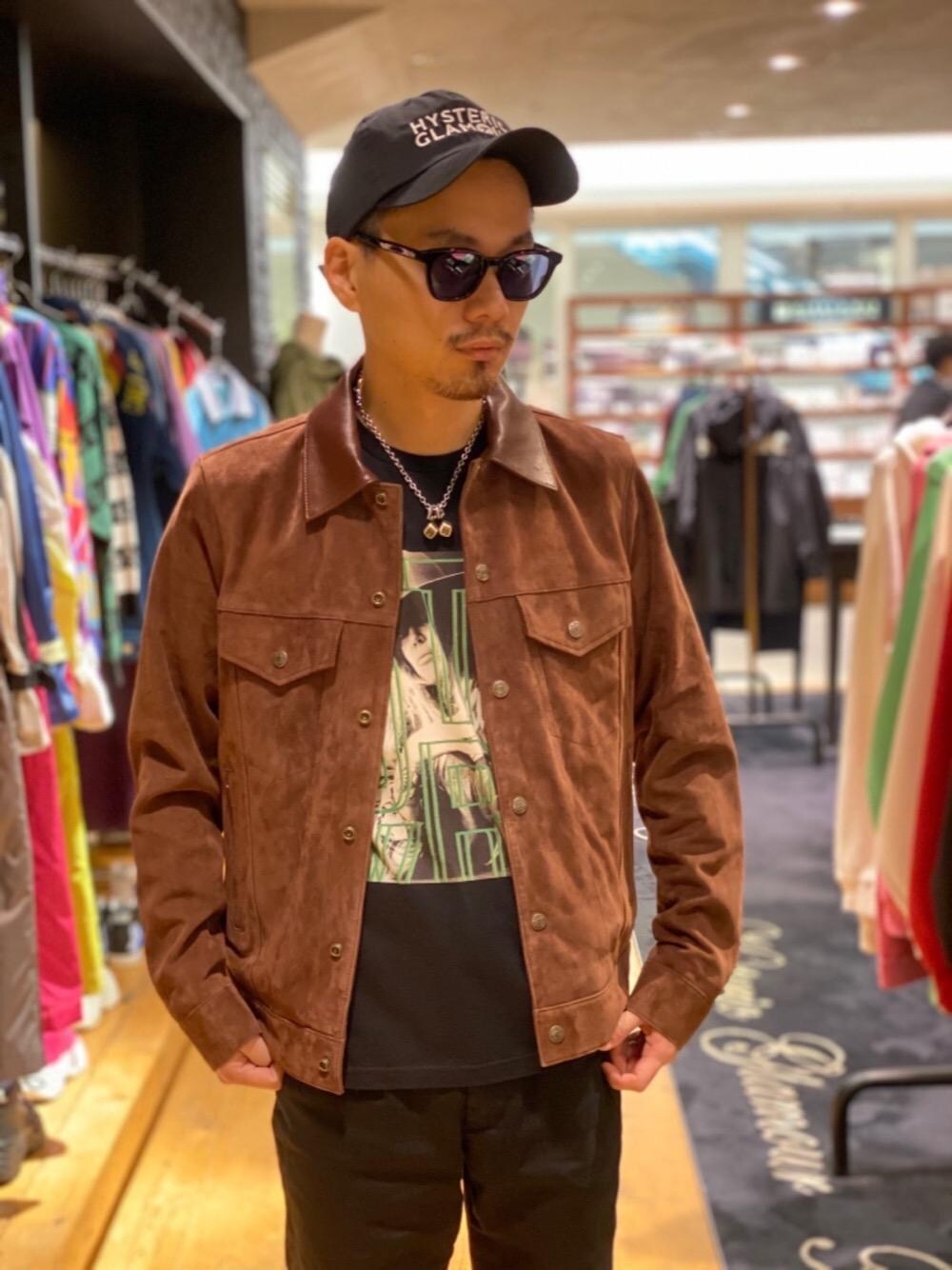 「Tシャツ、コラボレーション、Hysteric Glamour、シンプルコーデ、春コーデ、カジュアルコーデ、ヒステリックグラマー、アメカジコーデ、レザーコーデ、thee hysteric xxx」｜「HYSTERIC GLAMOURのHYS SYMBOL LOGO 刺繍キャップ（キャップ、ブラック系）」を使った、Shuto Kinoshitaさん（メンズ・170cm）の冬コーディネートの1枚目の写真