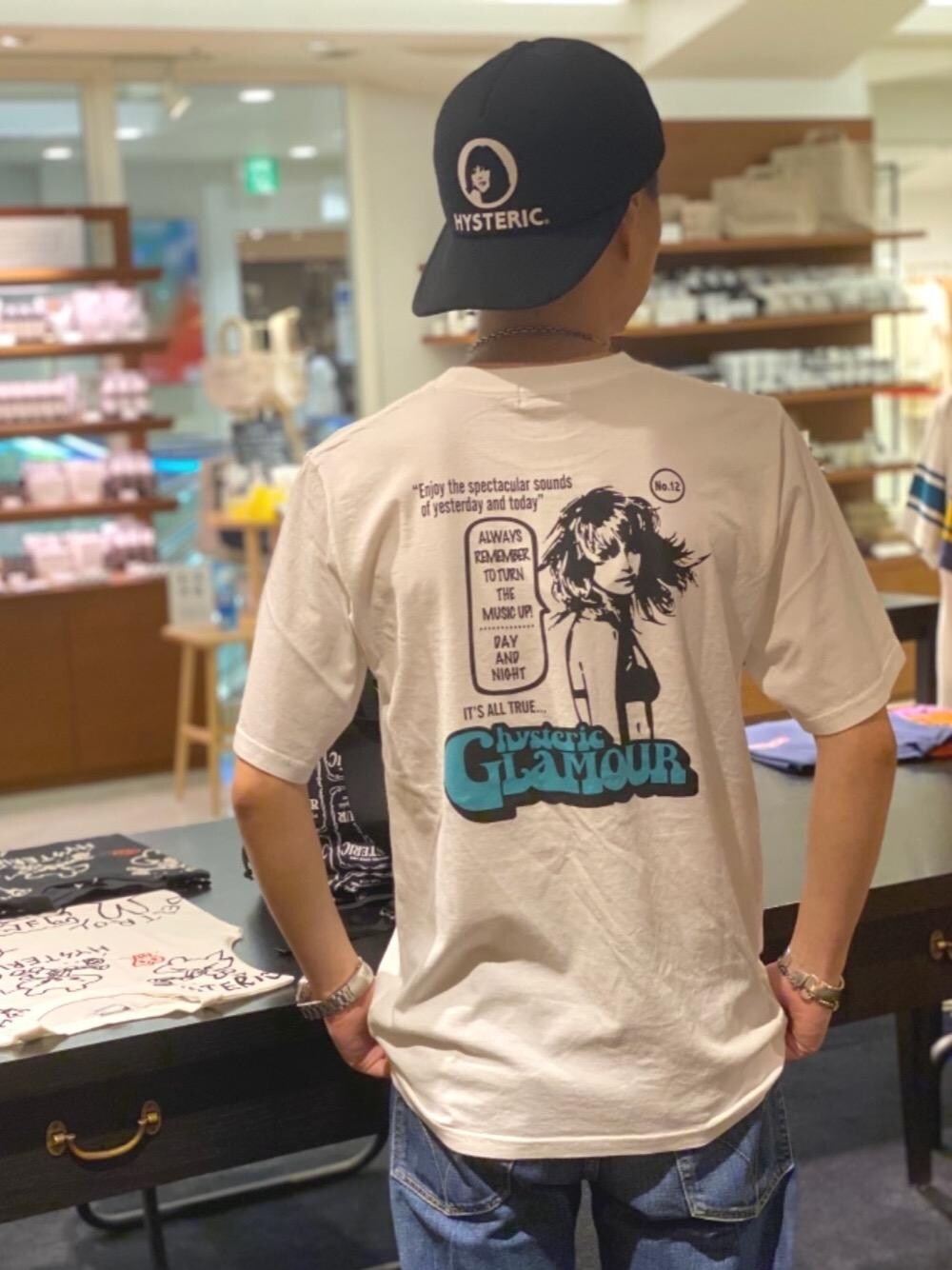 「Tシャツ、Hysteric Glamour、シンプルコーデ、夏コーデ、ラフコーデ、カジュアルコーデ、ヒステリックグラマー、ストリートコーデ」｜「HYSTERIC GLAMOURのCIRCLE GIRL メッシュキャップ（キャップ、ブラック系）」を使った、Shuto Kinoshitaさん（メンズ・170cm）の夏コーディネートの1枚目の写真