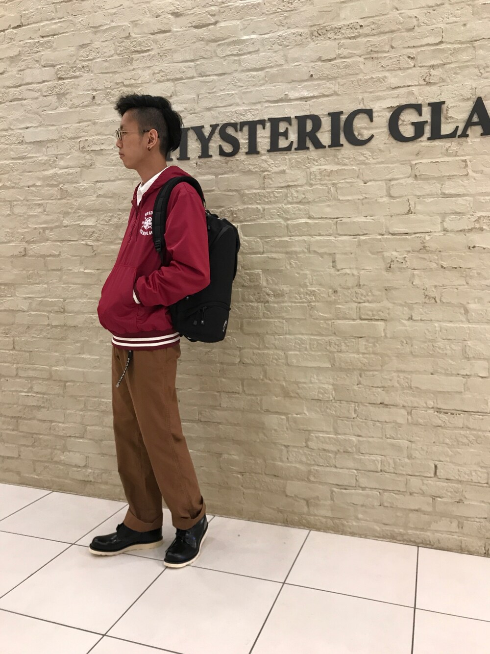 「秋コーデ、シンプルコーデ、Hysteric Glamour、hys、hystericglamour、ヒステリックグラマー、ヒス、ブルゾン、パーカー、ガチャベルト」｜「HYSTERIC GLAMOURのアイテム（ブルゾン、レッド系）」を使った、TEPPEIYAMASAKIさん（メンズ・175cm）の夏コーディネートの1枚目の写真