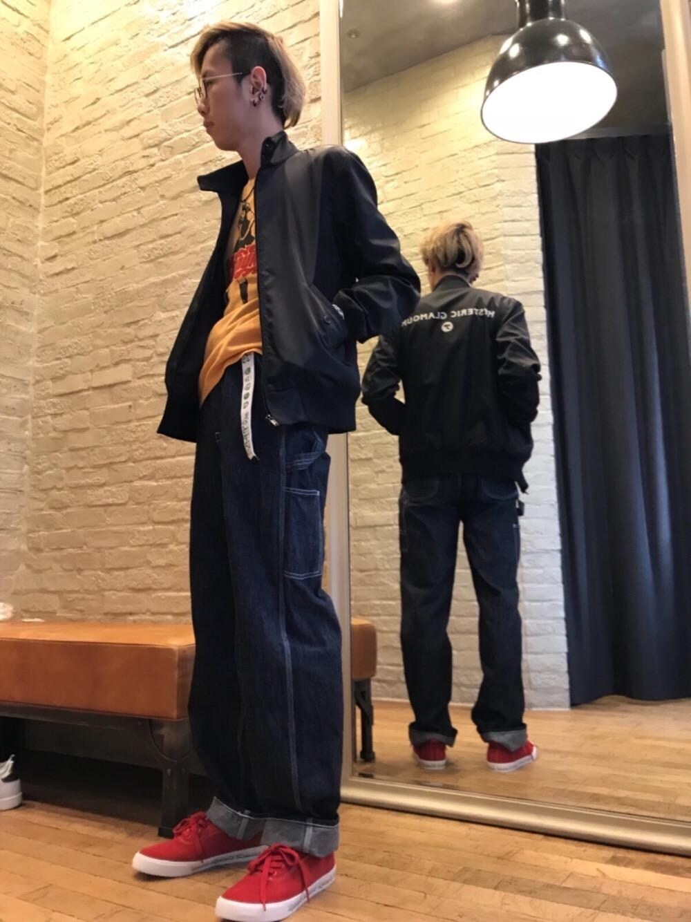 「デニム、Tシャツ、大人カジュアル、ワークパンツ、シンプルコーデ、ヒス、ヒステリックグラマー、hystericglamour、hys、vixengirl」｜「HYSTERIC GLAMOURのHG SYMBOL pt スタッフJK（ブルゾン、ブラック系）」を使った、TEPPEIYAMASAKIさん（メンズ・175cm）の冬コーディネートの1枚目の写真