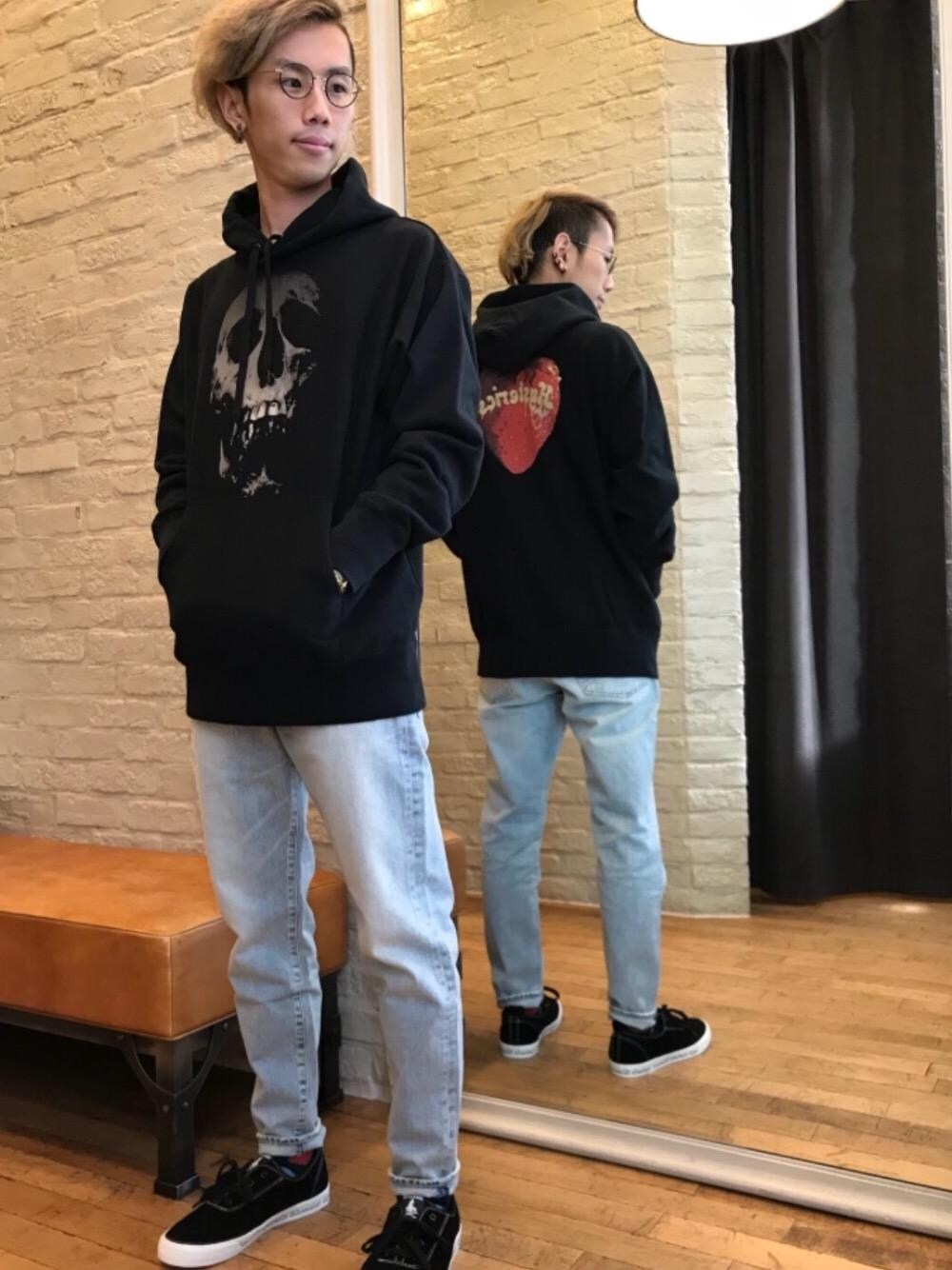 「デニム、大人カジュアル、シンプルコーデ、春コーデ、ヒス、ヒステリックグラマー、hystericglamour、スカルベリー、hys、SKULL BERRY」｜「HYSTERIC GLAMOURのUSED加工デニム 八分丈テーパードPT（デニムパンツ、ブルー系）」を使った、TEPPEIYAMASAKIさん（メンズ・175cm）の冬コーディネートの1枚目の写真