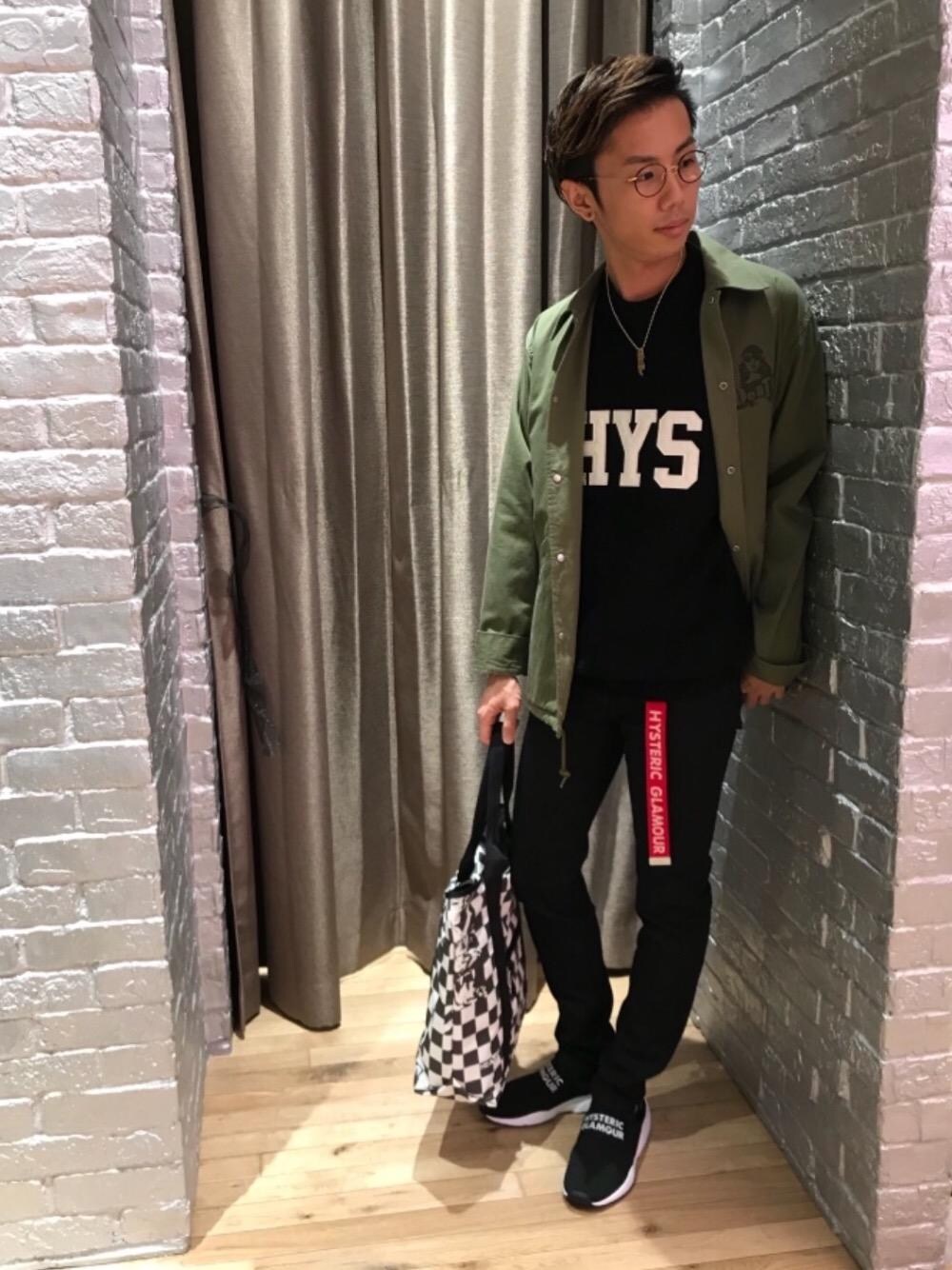 「デニム、カジュアル、ワントーンコーデ、ロック、大人カジュアル、Hysteric Glamour、ラフ、ハイテク、秋コーデ、ローテク」｜「HYSTERIC GLAMOURのWOMAN ON SKULL PICKブレス（ブレスレット、シルバー系）」を使った、TEPPEIYAMASAKIさん（メンズ・175cm）の秋コーディネートの1枚目の写真