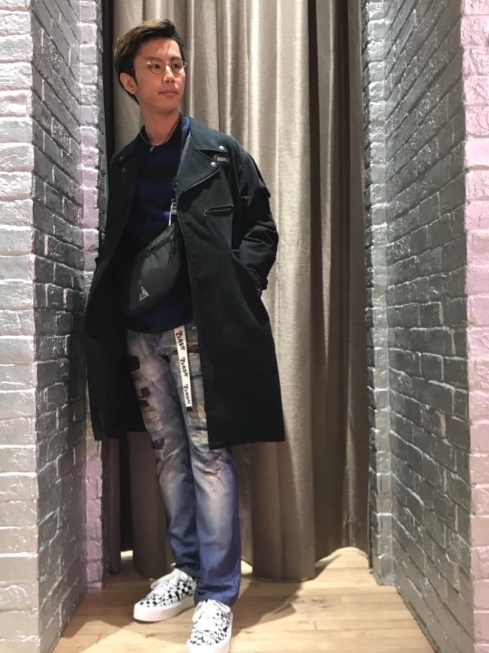 「デニム、カジュアル、コラボ、大人カジュアル、コラボレーション、Hysteric Glamour、ラフ、THE CLASH、秋コーデ、ローテク」｜「HYSTERIC GLAMOURのPLATFORM スニーカー（スニーカー、その他）」を使った、TEPPEIYAMASAKIさん（メンズ・175cm）の秋コーディネートの1枚目の写真