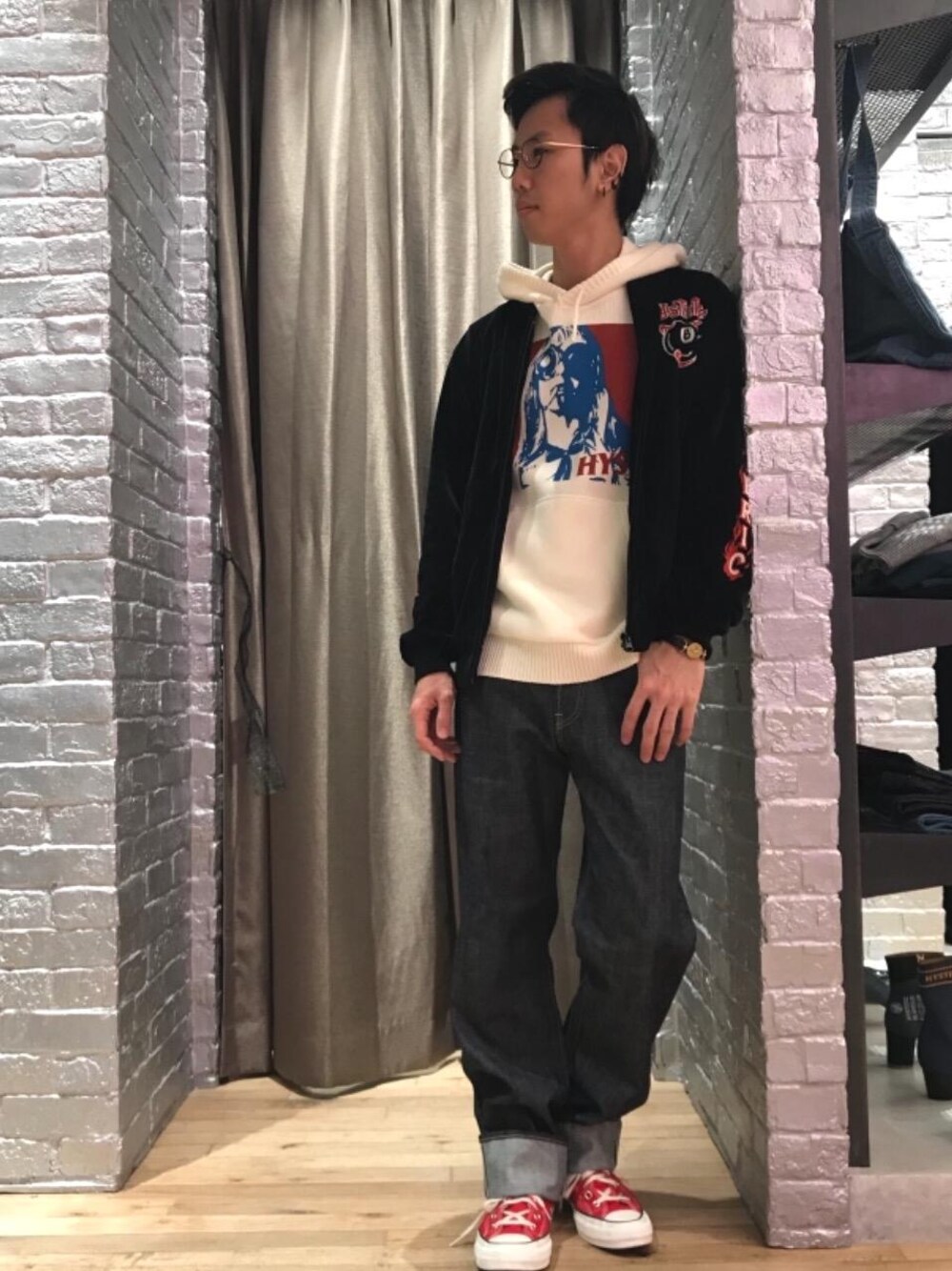 「デニム、カジュアル、シンプル、ロック、ストリート、大人カジュアル、Hysteric Glamour、ラフ、秋コーデ、ローテク」｜「HYSTERIC GLAMOURのMETAL CHARM ウォレットチェーン（ウォレットチェーン、シルバー系）」を使った、TEPPEIYAMASAKIさん（メンズ・175cm）の秋コーディネートの1枚目の写真