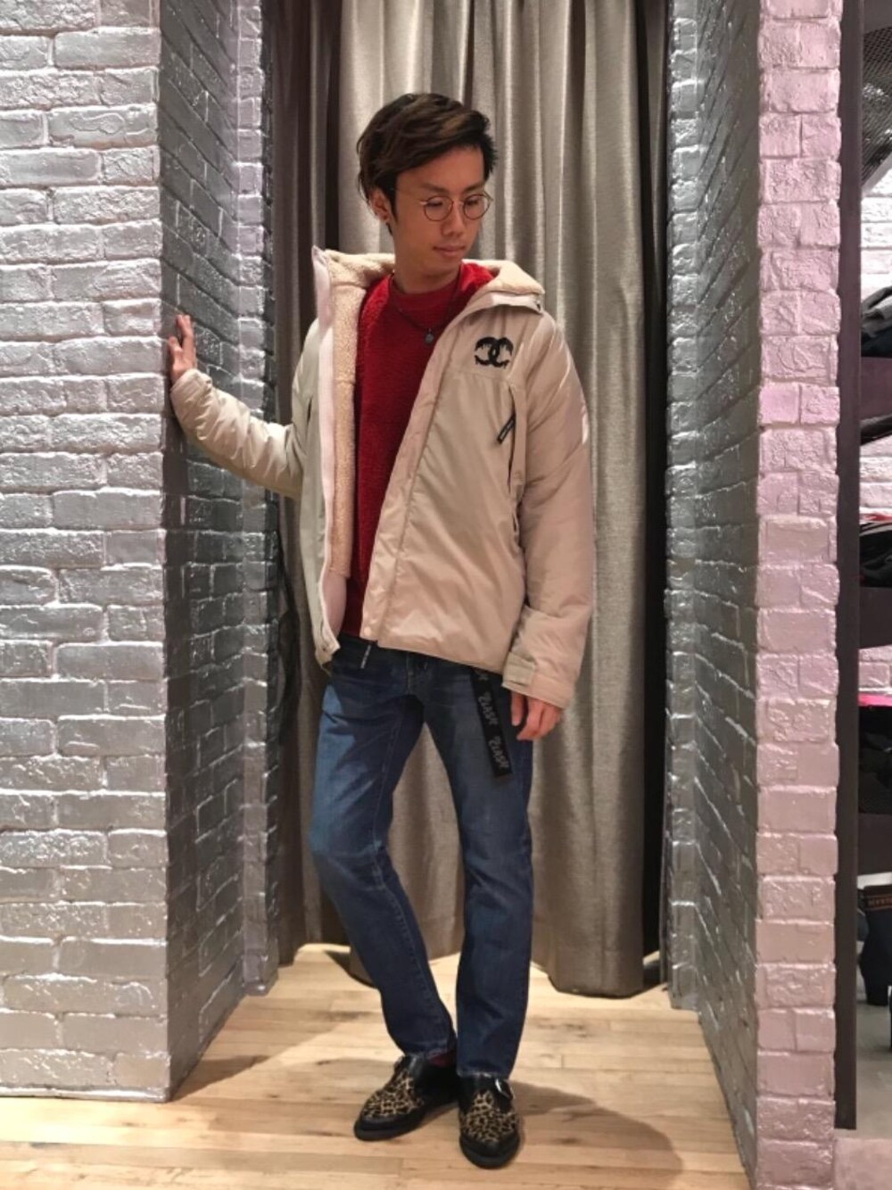 「デニム、カジュアル、シンプル、コラボ、大人カジュアル、コラボレーション、Hysteric Glamour、ラフ、秋コーデ、ローテク」｜「HYSTERIC GLAMOURのTHE CLASH/THE CLASH STUDS テープベルト（ベルト、ブラック系）」を使った、TEPPEIYAMASAKIさん（メンズ・175cm）の秋コーディネートの1枚目の写真