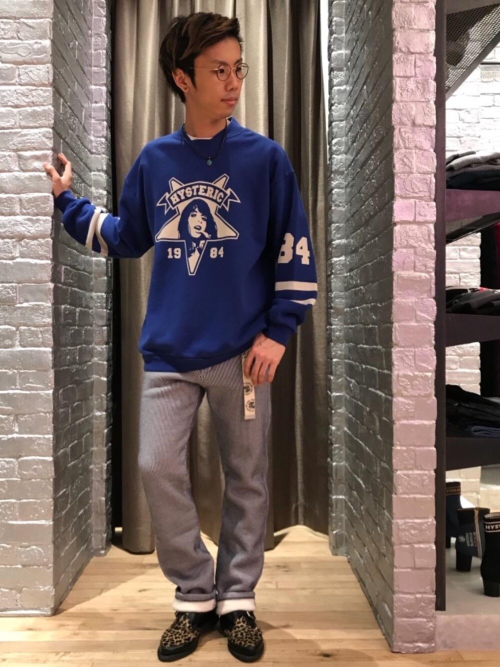 「カジュアル、シンプル、ロック、ストリート、大人カジュアル、Hysteric Glamour、ラフ、ハイテク、90'sスタイル、秋コーデ」｜「HYSTERIC GLAMOURのRAMONES/EAGLE HEAD テープベルト（ベルト、ホワイト系）」を使った、TEPPEIYAMASAKIさん（メンズ・175cm）の秋コーディネートの1枚目の写真