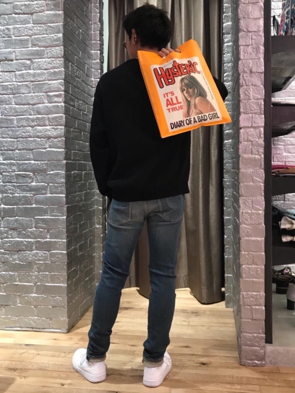 「デニム、カジュアル、シンプル、ロック、ストリート、大人カジュアル、Hysteric Glamour、春コーデ、90'sスタイル、ローテク」｜「HYSTERIC GLAMOURのKPR加工ISKOデニム リメイクスリムパンツ（デニムパンツ、ブルー系）」を使った、TEPPEIYAMASAKIさん（メンズ・175cm）の冬コーディネートの1枚目の写真