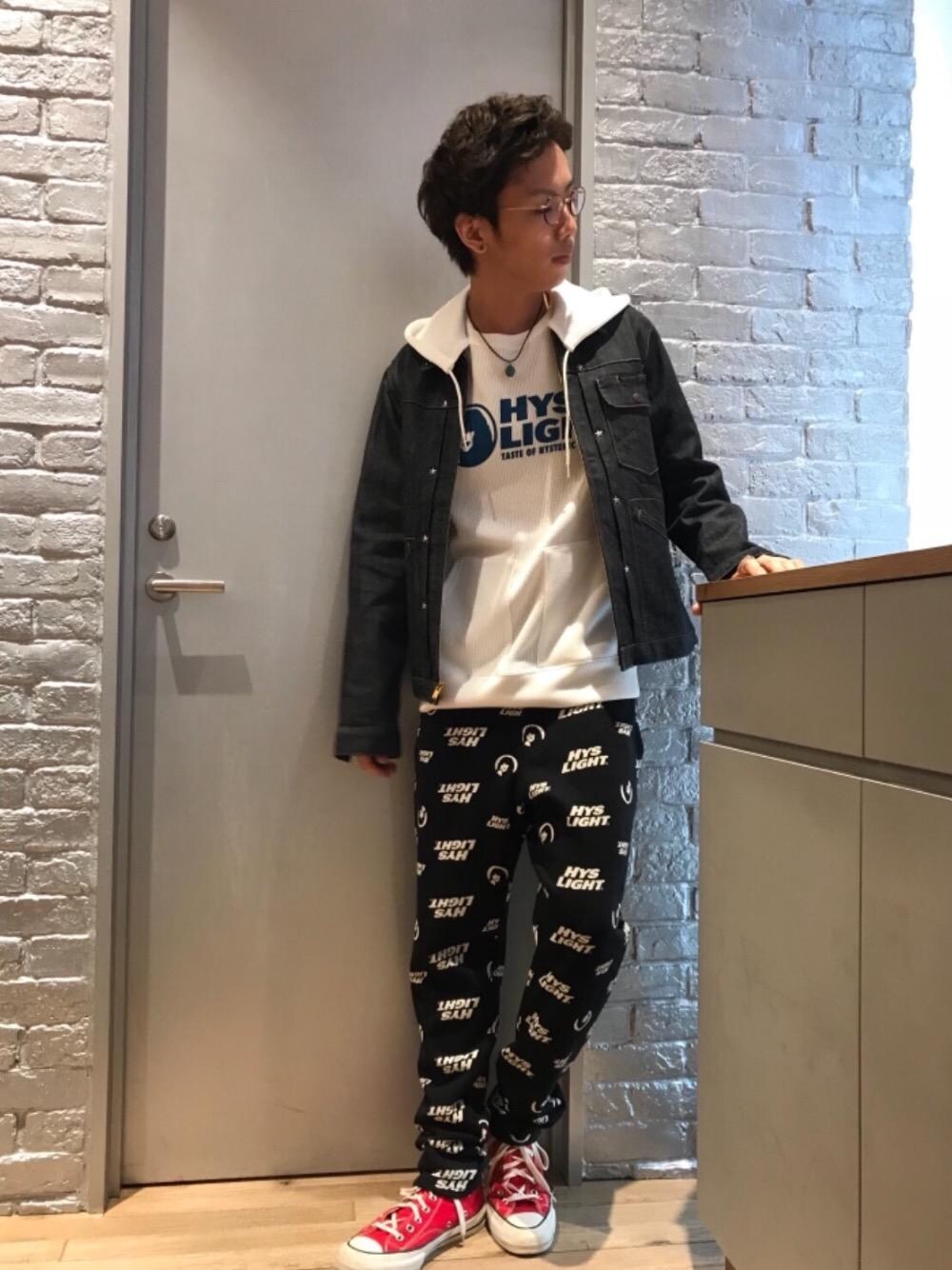 「カジュアル、シンプル、ロック、ストリート、大人カジュアル、Hysteric Glamour、春コーデ、ハイテク、90'sスタイル、ローテク」｜「HYSTERIC GLAMOURのGジャン（デニムジャケット、ブルー系）」を使った、TEPPEIYAMASAKIさん（メンズ・175cm）の冬コーディネートの1枚目の写真